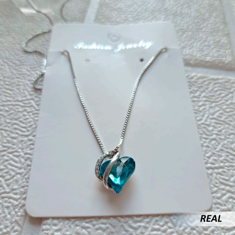 Collar de corazón de cristal de colores